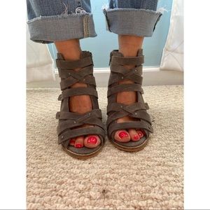 ⭐️Vince Camuto suede heels